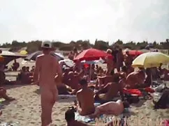 Chica asiática llena ...