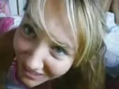 rubia recibe un golp ...